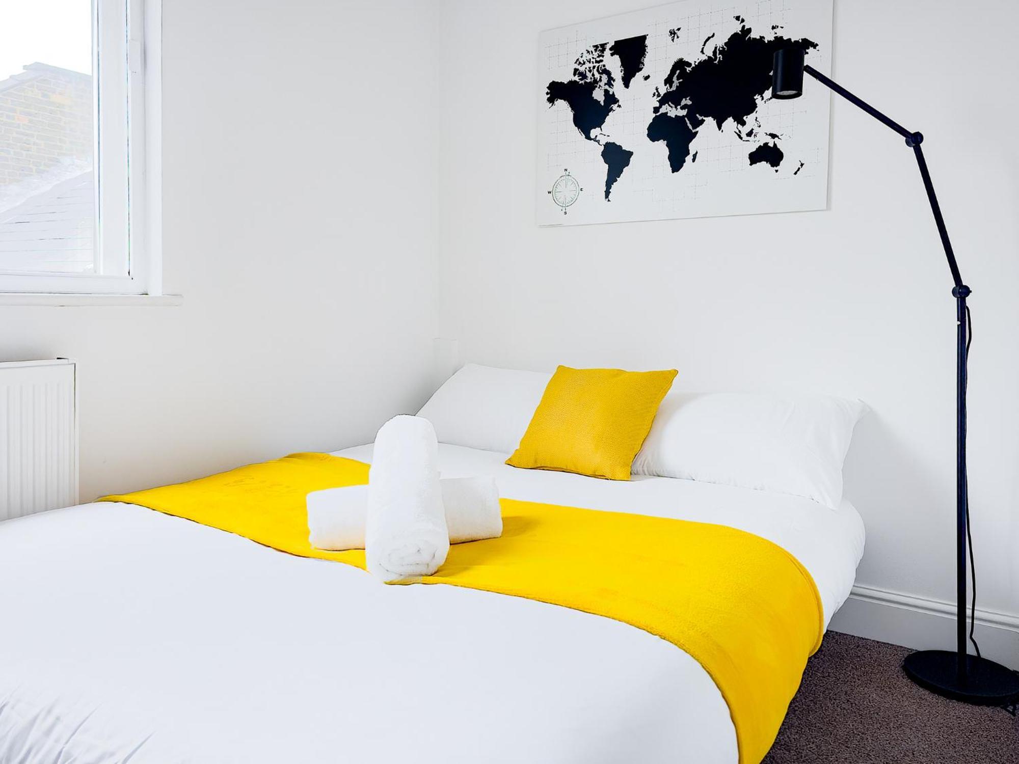 Charming London Home, Opp Arnos Grove Underground Station, Parking New Southgate Exterior foto