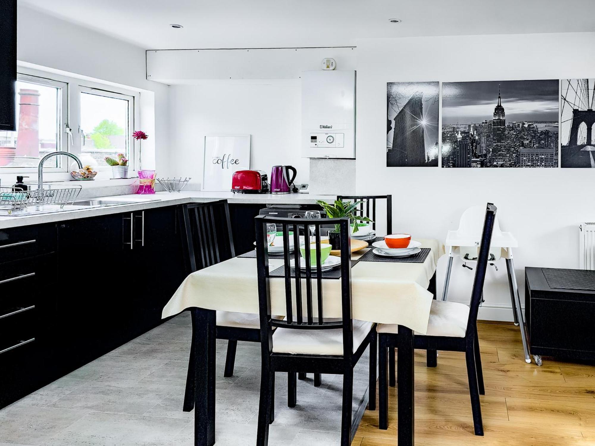 Charming London Home, Opp Arnos Grove Underground Station, Parking New Southgate Exterior foto